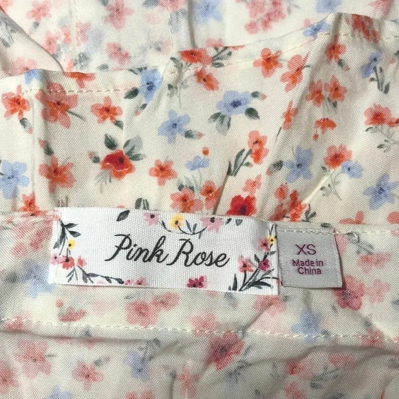 🌸NEW🌸 PINK ROSE Floral Blouse. - Picture 5 of 7